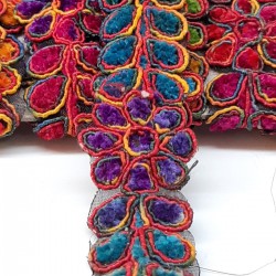 Papatya Desenli Renkli Antik Şerit Güpür-AD-1013