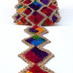 Kare Desenli Renkli Antik Şerit Güpür-AD-1017