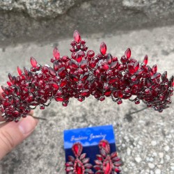 Aldonsa Bordo Gelin Kına Tacı Özel Gün Aksesuar Kadın Taç Ve İnce Mekik Küpe Takımı-ALDONSA-22 Aldonsa Bordo Gelin Kına Tacı Özel Gün Aksesuar Kadın Taç Ve İnce Mekik Küpe Takımı-ALDONSA-22