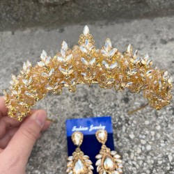 Aldonsa Gold Gelin Kına Tacı Özel Gün Aksesuar Kadın Taç Ve Geniş Mekik Küpe Takımı-ALDONSA-24 Aldonsa Gold Gelin Kına Tacı Özel Gün Aksesuar Kadın Taç Ve Geniş Mekik Küpe Takımı-ALDONSA-24