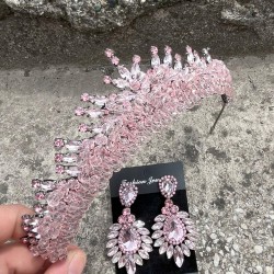 Alyce Pembe Gelin Kına Tacı Özel Gün Aksesuar Kadın Taç Ve Geniş Mekik Küpe Takımı-ALYCE-22 Alyce Pembe Gelin Kına Tacı Özel Gün Aksesuar Kadın Taç Ve Geniş Mekik Küpe Takımı-ALYCE-22