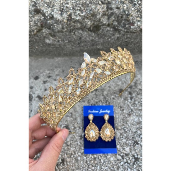 Amara Gold Taç ve Damla Mekik Küpe Takımı – Işıltılı Abiye Gelin Seti-AMARA-12 Amara Gold Taç ve Damla Mekik Küpe Takımı – Işıltılı Abiye Gelin Seti-AMARA-12