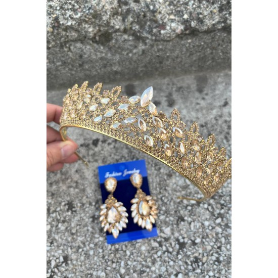 Amara Gold Taç ve Geniş Mekik Küpe Takımı – Işıltılı Abiye Gelin Seti-AMARA-13 Amara Gold Taç ve Geniş Mekik Küpe Takımı – Işıltılı Abiye Gelin Seti-AMARA-13