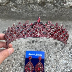 Amara Bordo Taç ve Damla Mekik Küpe Takımı – Işıltılı Abiye Gelin Seti-AMARA-20 Amara Bordo Taç ve Damla Mekik Küpe Takımı – Işıltılı Abiye Gelin Seti-AMARA-20