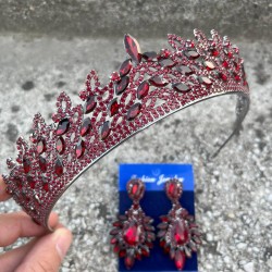 Amara Bordo Taç ve Geniş Mekik Küpe Takımı – Işıltılı Abiye Gelin Seti-AMARA-21 Amara Bordo Taç ve Geniş Mekik Küpe Takımı – Işıltılı Abiye Gelin Seti-AMARA-21