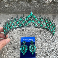 Amara Yeşil Taç ve İnce Mekik Küpe Takımı – Işıltılı Abiye Gelin Seti-AMARA-29 Amara Yeşil Taç ve İnce Mekik Küpe Takımı – Işıltılı Abiye Gelin Seti-AMARA-29