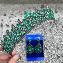 Amara Yeşil Taç ve Damla Mekik Küpe Takımı – Işıltılı Abiye Gelin Seti-AMARA-30 Amara Yeşil Taç ve Damla Mekik Küpe Takımı – Işıltılı Abiye Gelin Seti-AMARA-30