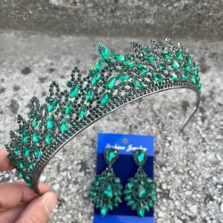 Amara Yeşil Taç ve Geniş Mekik Küpe Takımı – Işıltılı Abiye Gelin Seti-AMARA-31 Amara Yeşil Taç ve Geniş Mekik Küpe Takımı – Işıltılı Abiye Gelin Seti-AMARA-31