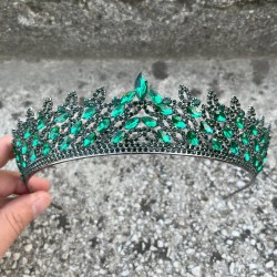 Amara Özel Tasarım Taç – Yeşil Taşlı Kına, Nişan, Düğün İçin Saç Aksesuarı-AMARA-6 Amara Özel Tasarım Taç – Yeşil Taşlı Kına, Nişan, Düğün İçin Saç Aksesuarı-AMARA-6