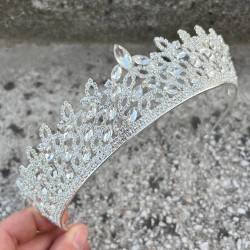 Amara Özel Tasarım Taç – Gümüş Taşlı Kına, Nişan, Düğün İçin Saç Aksesuarı-AMARA-7 Amara Özel Tasarım Taç – Gümüş Taşlı Kına, Nişan, Düğün İçin Saç Aksesuarı-AMARA-7