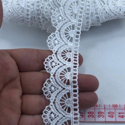 Beyaz Çiçek Desenli Kenar Güpür-AYD-1004