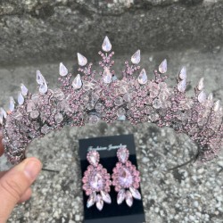 Belicia Pembe Gelin Kına Tacı Özel Gün Aksesuar Kadın Taç Ve Üç Mekik Küpe Takımı-BELICIA-36 Belicia Pembe Gelin Kına Tacı Özel Gün Aksesuar Kadın Taç Ve Üç Mekik Küpe Takımı-BELICIA-36