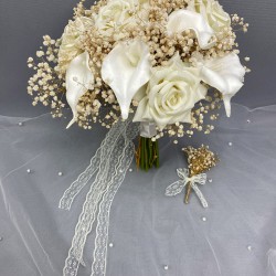 Beyaz Islak Gala Kadife Güllü Karışık Gelin El Buketi Ve Damat Yaka Çiçeği-BUKET-23