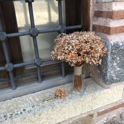 Turuncu Cipsolu Gelin Buketi Ve Yaka Çiçeği-CPS-1000