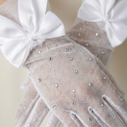 Cyristal Lurexia Beyaz T&uuml;l Eldiven &ndash; Taşlı Işıltılı Fiyonk Detaylı Kısa L&uuml;ks Gelin Aksesuarı-CYRISTAL-1