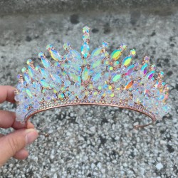 Daisy Taşlı Gelin Tacı – Janjanlı Kına Düğün Taç Modeli, Parlak Saç Aksesuarı-DAISY-1 Daisy Taşlı Gelin Tacı – Janjanlı Kına Düğün Taç Modeli, Parlak Saç Aksesuarı-DAISY-1