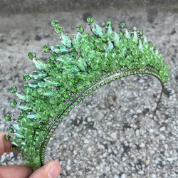 Daisy Taşlı Gelin Tacı – Parlak Yeşil Kına Düğün Taç Modeli,Saç Aksesuarı-DAISY-10 Daisy Taşlı Gelin Tacı – Parlak Yeşil Kına Düğün Taç Modeli,Saç Aksesuarı-DAISY-10