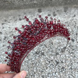 Daisy Taşlı Gelin Tacı – Bordo Kına Düğün Taç Modeli,Saç Aksesuarı-DAISY-14 Daisy Taşlı Gelin Tacı – Bordo Kına Düğün Taç Modeli,Saç Aksesuarı-DAISY-14
