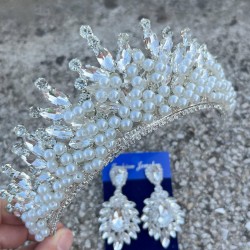 Daisy Krem İncili Taç ve Geniş Mekik Küpe Takımı – Işıltılı Abiye Gelin Seti-DAISY-19 Daisy Krem İncili Taç ve Geniş Mekik Küpe Takımı – Işıltılı Abiye Gelin Seti-DAISY-19