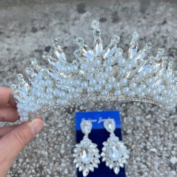 Daisy Krem İncili Taç ve Geniş Mekik Küpe Takımı – Işıltılı Abiye Gelin Seti-DAISY-19 Daisy Krem İncili Taç ve Geniş Mekik Küpe Takımı – Işıltılı Abiye Gelin Seti-DAISY-19
