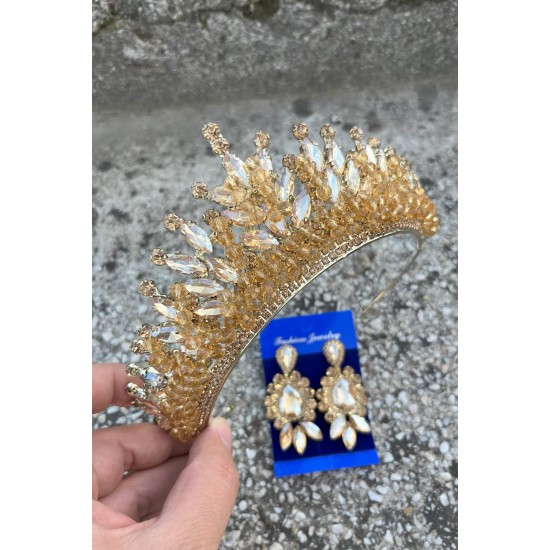 Daisy Altın Sarısı Taç ve Üç Mekik Küpe Takımı – Işıltılı Abiye Gelin Seti-DAISY-22 Daisy Altın Sarısı Taç ve Üç Mekik Küpe Takımı – Işıltılı Abiye Gelin Seti-DAISY-22