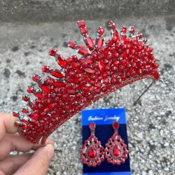 Daisy Kırmızı Taç ve Damla Mekik Küpe Takımı – Işıltılı Abiye Gelin Seti-DAISY-29 Daisy Kırmızı Taç ve Damla Mekik Küpe Takımı – Işıltılı Abiye Gelin Seti-DAISY-29