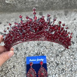 Daisy Bordo Taç ve Damla Mekik Küpe Takımı – Işıltılı Abiye Gelin Seti-DAISY-32 Daisy Bordo Taç ve Damla Mekik Küpe Takımı – Işıltılı Abiye Gelin Seti-DAISY-32