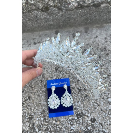 Daisy Gümüş Taç ve Damla Mekik Küpe Takımı – Işıltılı Abiye Gelin Seti-DAISY-39 Daisy Gümüş Taç ve Damla Mekik Küpe Takımı – Işıltılı Abiye Gelin Seti-DAISY-39