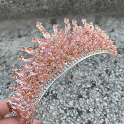 Daisy Taşlı Gelin Tacı – Pudra Kına Düğün Taç Modeli, Parlak Saç Aksesuarı-DAISY-4 Daisy Taşlı Gelin Tacı – Pudra Kına Düğün Taç Modeli, Parlak Saç Aksesuarı-DAISY-4