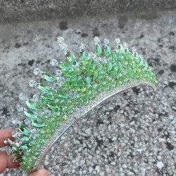 Daisy Taşlı Gelin Tacı – Yeşil Kına Düğün Taç Modeli, Parlak Saç Aksesuarı-DAISY-8 Daisy Taşlı Gelin Tacı – Yeşil Kına Düğün Taç Modeli, Parlak Saç Aksesuarı-DAISY-8