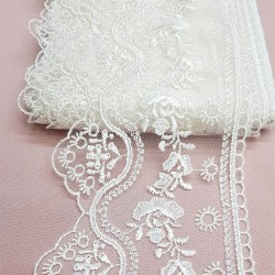 Kırık Beyaz Desenli Dantel-DAN-214