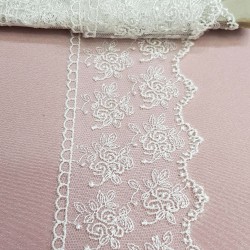 Kırık Beyaz Çiçek Desenli Dantel-DAN-283