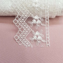 Kırık Beyaz Desenli Dantel-DAN-328