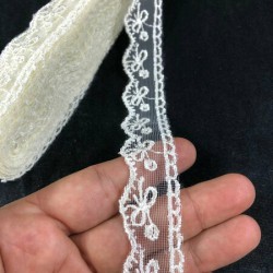 Krem Güpür Dantel Model 106-DAN-569