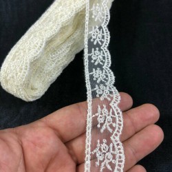 Krem Güpür Dantel Model 109-DAN-575