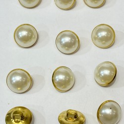 Krem İnci Plastik Alttan Dikmeli Düğme 1 Paket 10 Adet-DGM-1080 Krem İnci Plastik Alttan Dikmeli Düğme 1 Paket 10 Adet-DGM-1080