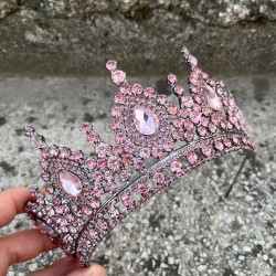 Eveline Pembe Prenses Tacı – Işıltılı Gelin Düğün Abiye İçin Gösterişli Taç Modeli-EVELINE-4 Eveline Pembe Prenses Tacı – Işıltılı Gelin Düğün Abiye İçin Gösterişli Taç Modeli-EVELINE-4