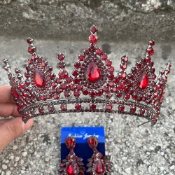 Eveline Bordo Taç Geniş Mekik Küpe Seti – Kına Nişan Düğün Abiye Aksesuar Takımı-EVELINE-7 Eveline Bordo Taç Geniş Mekik Küpe Seti – Kına Nişan Düğün Abiye Aksesuar Takımı-EVELINE-7