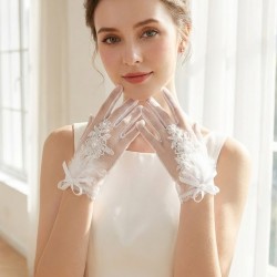Florienne Beyaz Lace T&uuml;l Gelin Eldiveni &ndash; İşlemeli &Ccedil;i&ccedil;ek & İnci Detaylı Şık Nikah Aksesuarı-FLORIENNE-2