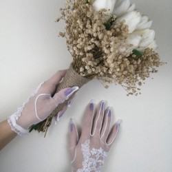 Islak Lale Krem Cipsolu Gelin Çiçeği ve Beyaz Eldiven Takımı-GBKT-1135