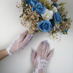 Mavi Beyaz Güllü Cipsolu Gelin Çiçeği ve Beyaz Eldiven Takımı-GBKT-1136