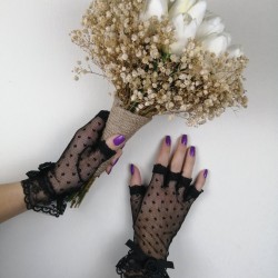 Islak Lale Krem Cipsolu Gelin Çiçeği ve Siyah Eldiven Takımı-GBKT-1138