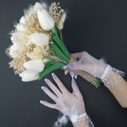 Islak Lale Krem Cipslu Gelin Buketi ve Beyaz Tüylü Eldiven Takımı-GBKT-1157