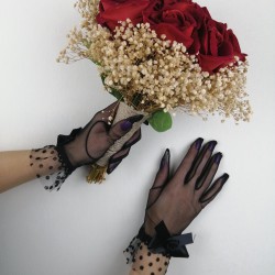 Kırmızı Kadife Güllü Krem Cipsolu Gelin Çiçeği ve Siyah Fiyonklu Eldiven Takımı -GBKT-1173
