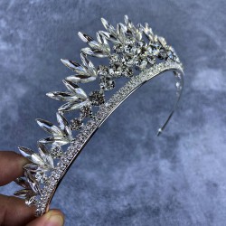 Gümüş Gri Rengi Yaprak Desenli Kristal Taşlı Gelin Ve Kına Tacı-GELINTACI-190 Gümüş Gri Rengi Yaprak Desenli Kristal Taşlı Gelin Ve Kına Tacı-GELINTACI-190
