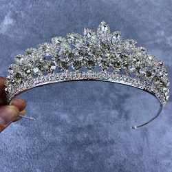 Gümüş Rengi Kristal Taşlı Elanur Model Kına Ve Gelin Tacı-GELINTACI-193 Gümüş Rengi Kristal Taşlı Elanur Model Kına Ve Gelin Tacı-GELINTACI-193