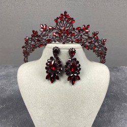 Bordo Melissa Model Gelin Tacı Ve Üçlü Mekik Taşlı Küpe Takımı-GELINTACI-221 Bordo Melissa Model Gelin Tacı Ve Üçlü Mekik Taşlı Küpe Takımı-GELINTACI-221