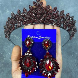 Bordo Jessie Model Şık Taşlı Kına Tacı Ve Mekik Küpe Takımı-GELINTACI-638 Bordo Jessie Model Şık Taşlı Kına Tacı Ve Mekik Küpe Takımı-GELINTACI-638