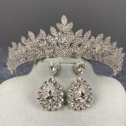 Gümüş Jessie Model Şık Taşlı Gelin Tacı Ve Damla Küpe Takımı-GELINTACI-651 Gümüş Jessie Model Şık Taşlı Gelin Tacı Ve Damla Küpe Takımı-GELINTACI-651