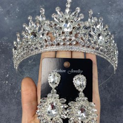 Gümüş Rengi Adela Parlak Taşlı Kına Gelin Tacı Ve Mekikli Küpe Takımı-GELINTACI-734 Gümüş Rengi Adela Parlak Taşlı Kına Gelin Tacı Ve Mekikli Küpe Takımı-GELINTACI-734